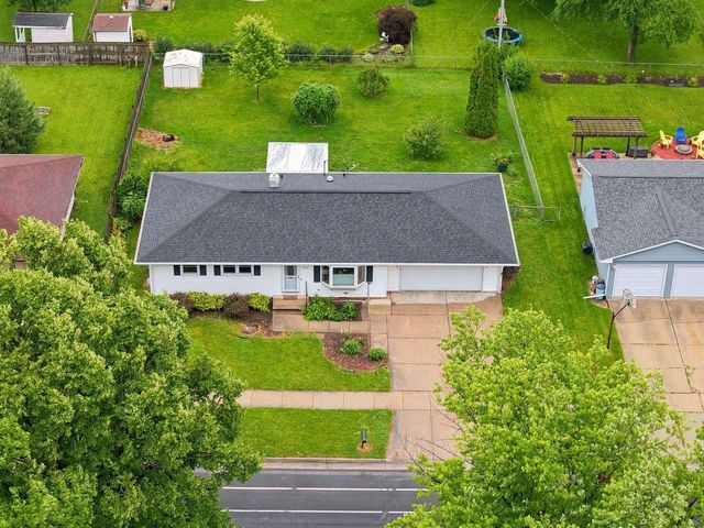 1520 N Pontiac Drive, Janesville, WI 53545