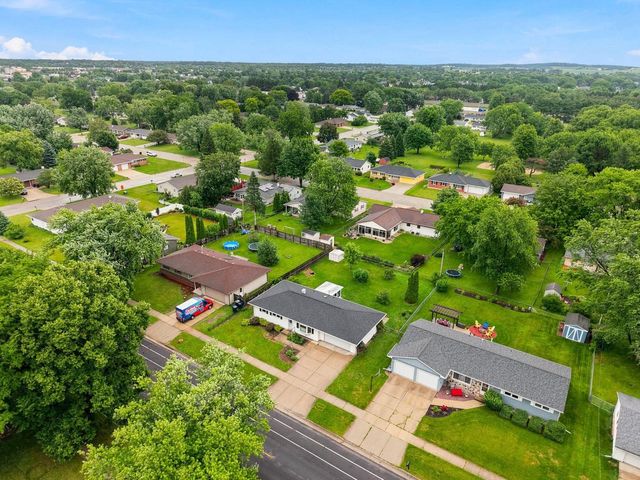 1520 N Pontiac Drive, Janesville, WI 53545