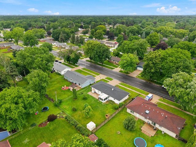 1520 N Pontiac Drive, Janesville, WI 53545