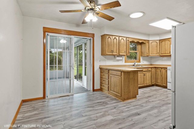 1520 N Pontiac Drive, Janesville, WI 53545