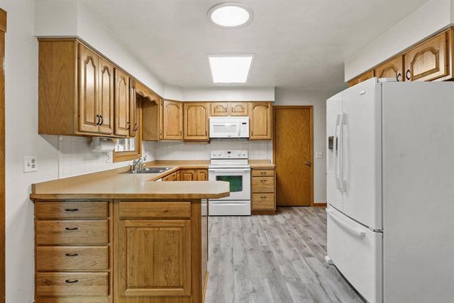 1520 N Pontiac Drive, Janesville, WI 53545