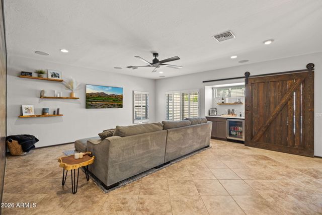 2406 W BARBIE Lane, Phoenix, AZ 85085