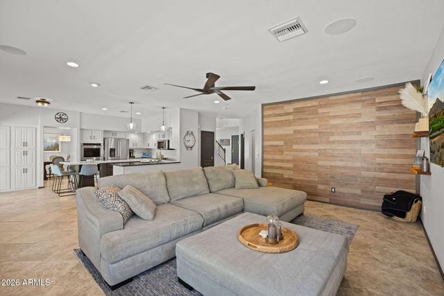 2406 W BARBIE Lane, Phoenix, AZ 85085