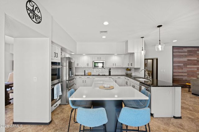 2406 W BARBIE Lane, Phoenix, AZ 85085