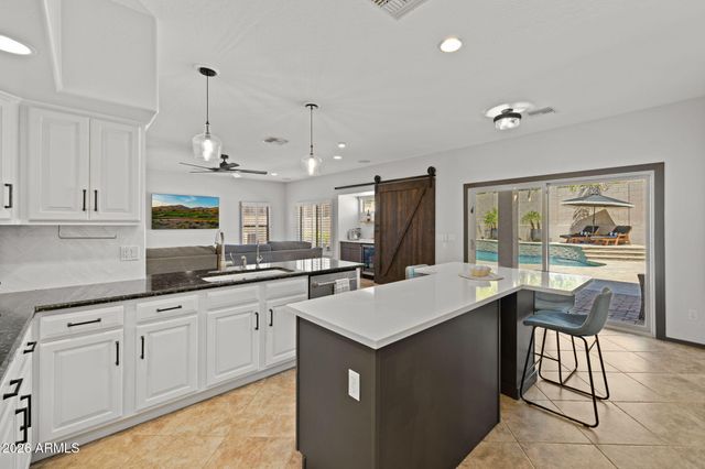 2406 W BARBIE Lane, Phoenix, AZ 85085