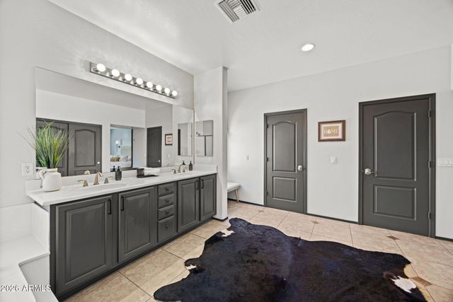 2406 W BARBIE Lane, Phoenix, AZ 85085