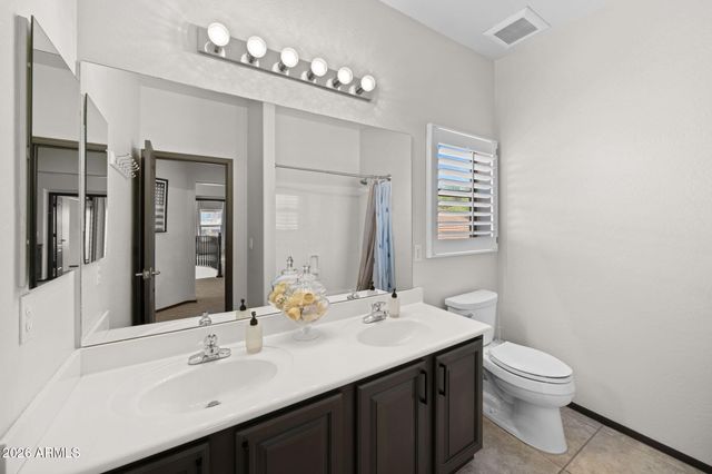 2406 W BARBIE Lane, Phoenix, AZ 85085