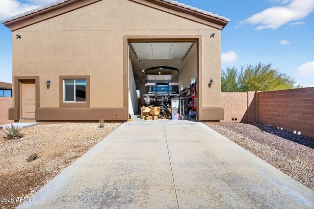 112 W CIRCLE MOUNTAIN Road, New River, AZ 85087