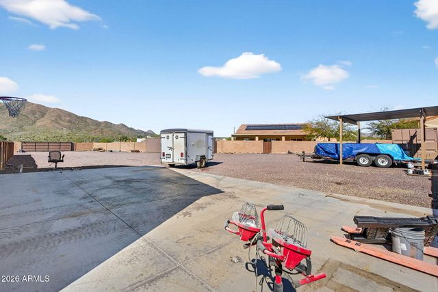 112 W CIRCLE MOUNTAIN Road, New River, AZ 85087