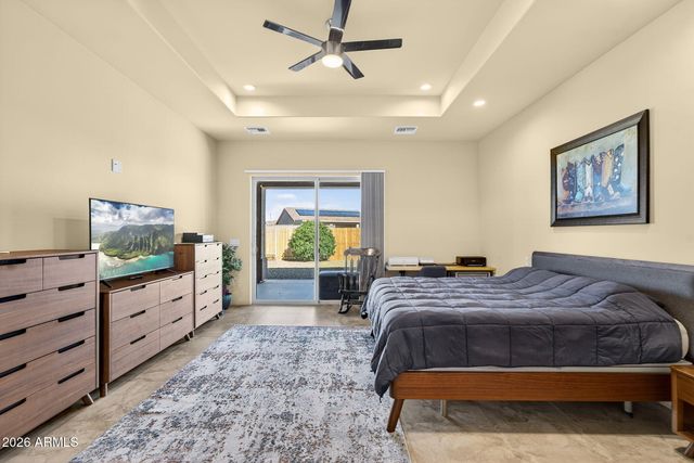 112 W CIRCLE MOUNTAIN Road, New River, AZ 85087