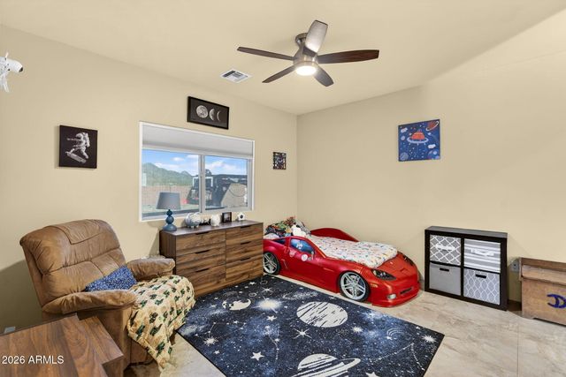 112 W CIRCLE MOUNTAIN Road, New River, AZ 85087