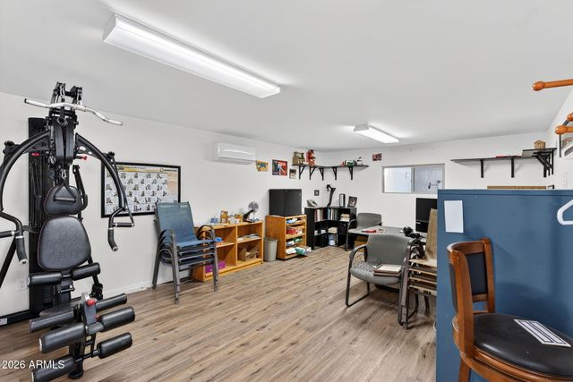 112 W CIRCLE MOUNTAIN Road, New River, AZ 85087