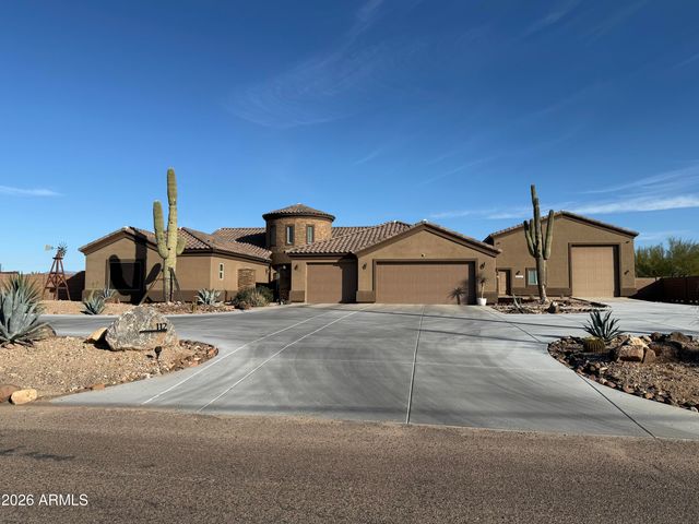 112 W CIRCLE MOUNTAIN Road, New River, AZ 85087