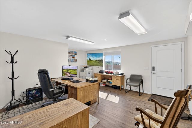 112 W CIRCLE MOUNTAIN Road, New River, AZ 85087