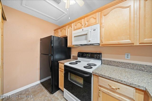 1430 Malibu Circle NE 102, Palm Bay, FL 32905