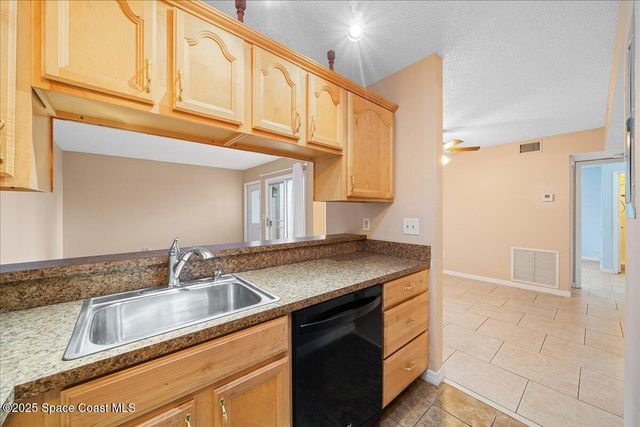 1430 Malibu Circle NE 102, Palm Bay, FL 32905