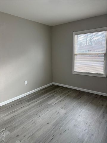 1115 St Bartholemew Dr Drive, Cahokia, IL 62206