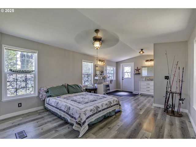 4155 Ne THREE MILE Ln 57, Mc Minnville, OR 97128