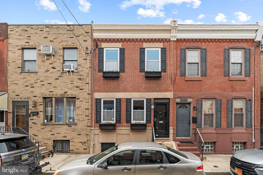 2210 S CARLISLE ST, PHILADELPHIA, PA 19145 — exterior