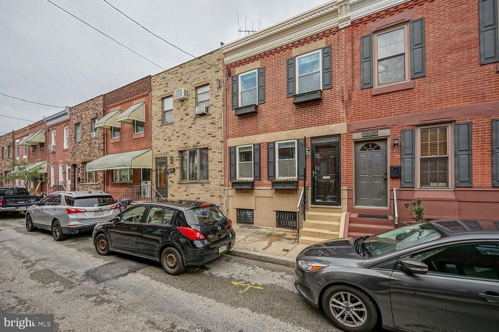 2210 S CARLISLE ST, PHILADELPHIA, PA 19145 — photo 2