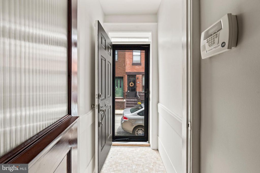 2210 S CARLISLE ST, PHILADELPHIA, PA 19145 — photo 3