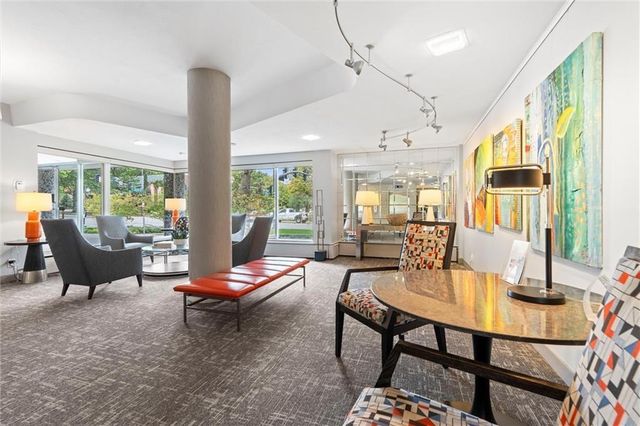 333 W meyer Boulevard 1215, Kansas City, MO 64113