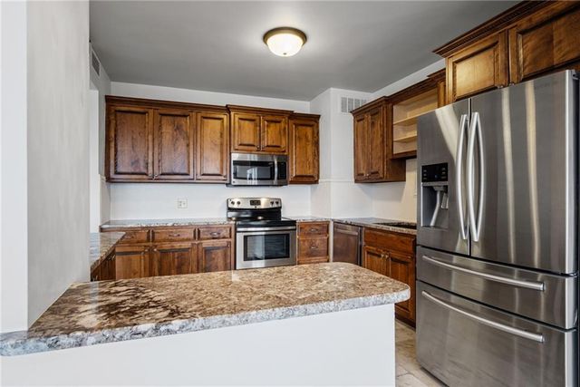 333 W meyer Boulevard 1215, Kansas City, MO 64113