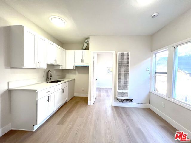 345 W 45th Street 4, Los Angeles, CA 90037