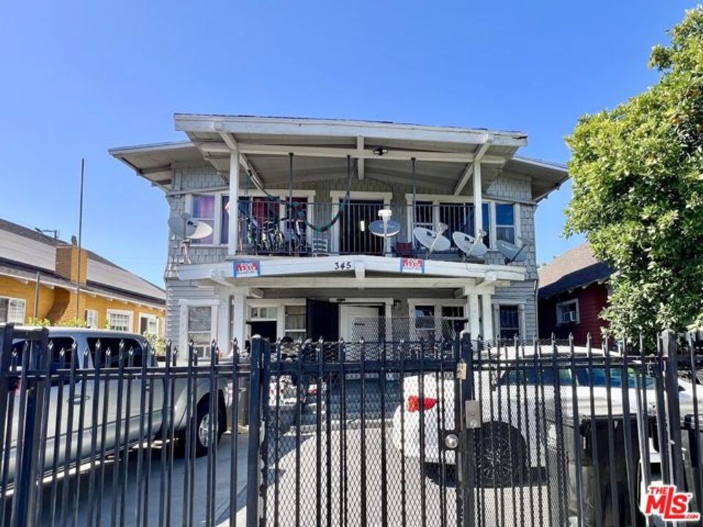 345 W 45th Street 4, Los Angeles, CA 90037