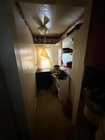 20 Conklin St, Springfield, MA 01109