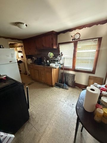 20 Conklin St, Springfield, MA 01109