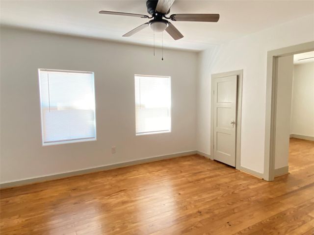 826 Fowlkes Street, Sealy, TX 77474