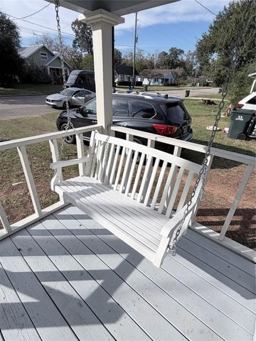 826 Fowlkes Street, Sealy, TX 77474