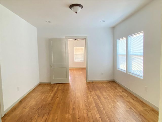 826 Fowlkes Street, Sealy, TX 77474