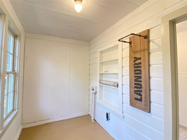 826 Fowlkes Street, Sealy, TX 77474