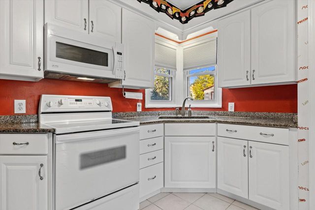 4430 W Manitoba STREET, Milwaukee, WI 53219