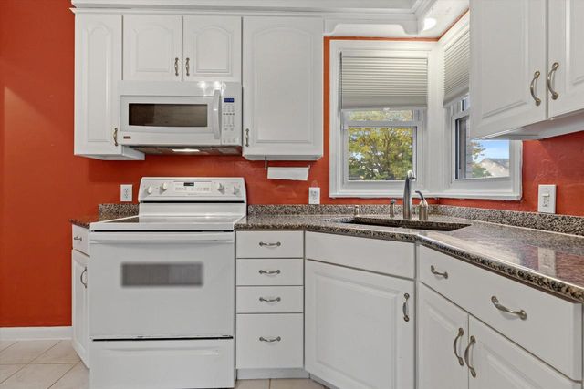 4430 W Manitoba STREET, Milwaukee, WI 53219