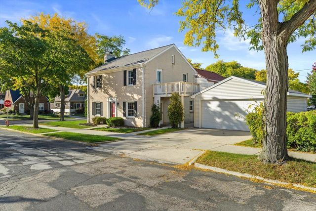 4430 W Manitoba STREET, Milwaukee, WI 53219