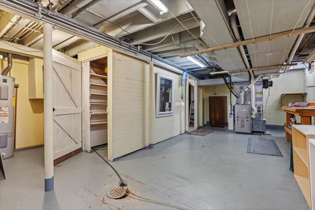 4430 W Manitoba STREET, Milwaukee, WI 53219