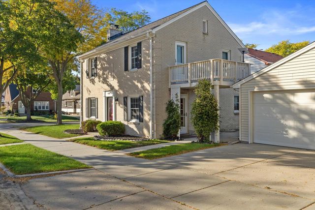 4430 W Manitoba STREET, Milwaukee, WI 53219