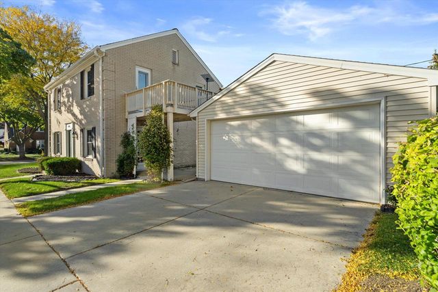 4430 W Manitoba STREET, Milwaukee, WI 53219