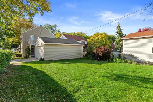 4430 W Manitoba STREET, Milwaukee, WI 53219