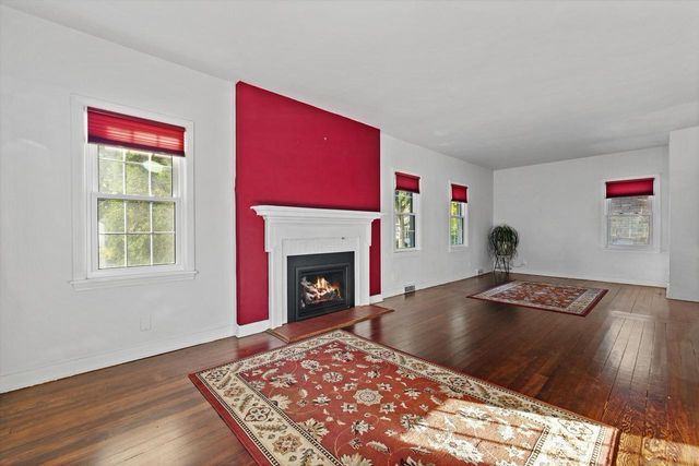 4430 W Manitoba STREET, Milwaukee, WI 53219