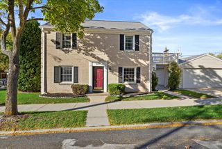 4430 W Manitoba STREET, Milwaukee, WI 53219