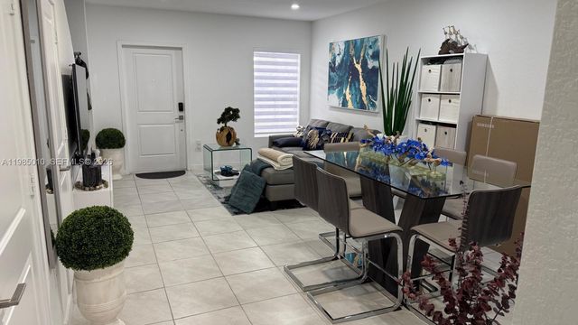 440 NE 4th Ter 0, Florida City, FL 33034