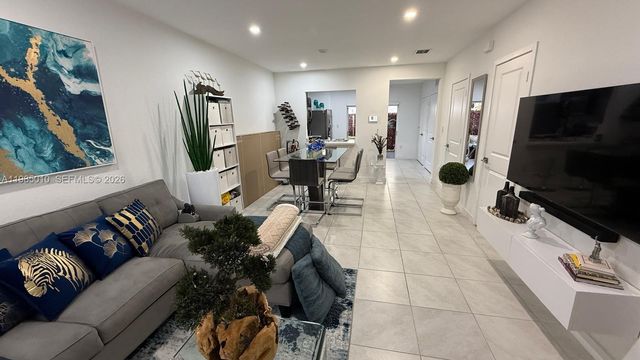 440 NE 4th Ter 0, Florida City, FL 33034