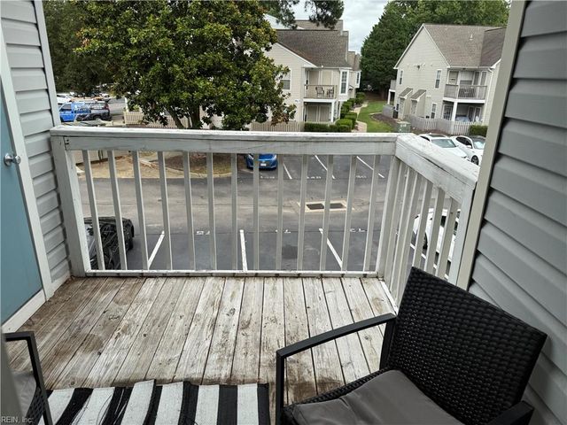 1041 Pebblewood DR, Virginia Beach, VA 23464