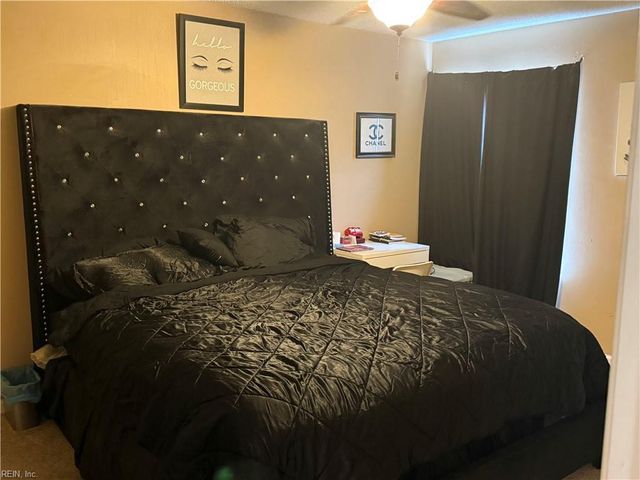 1041 Pebblewood DR, Virginia Beach, VA 23464