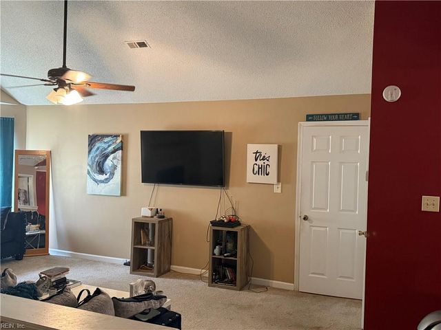 1041 Pebblewood DR, Virginia Beach, VA 23464