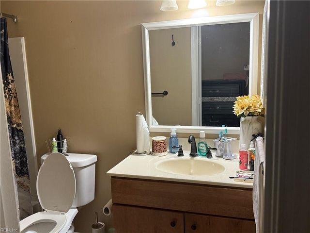 1041 Pebblewood DR, Virginia Beach, VA 23464